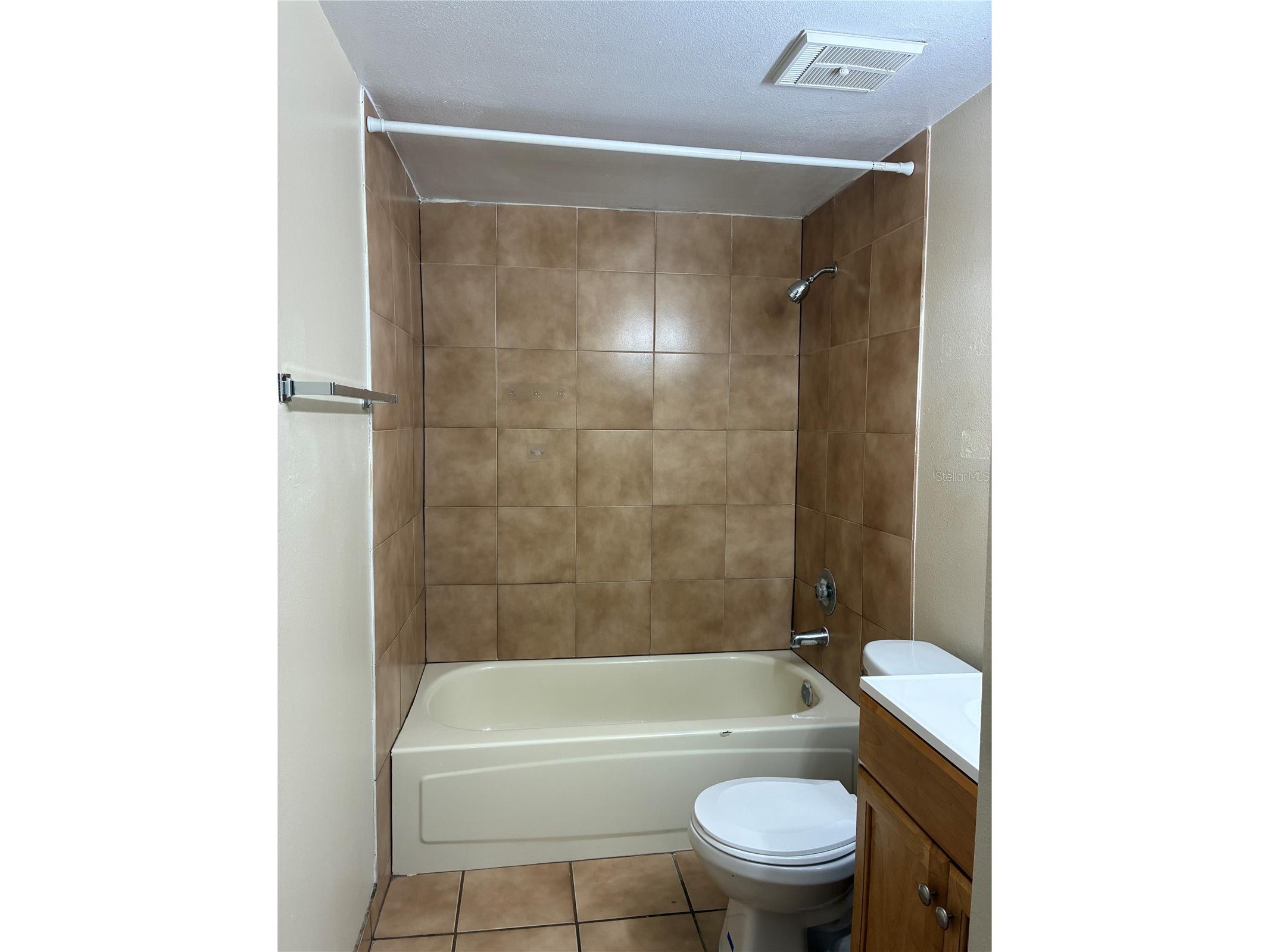 7193 E Bank Dr Tampa FL 33617 TB8459512 image10