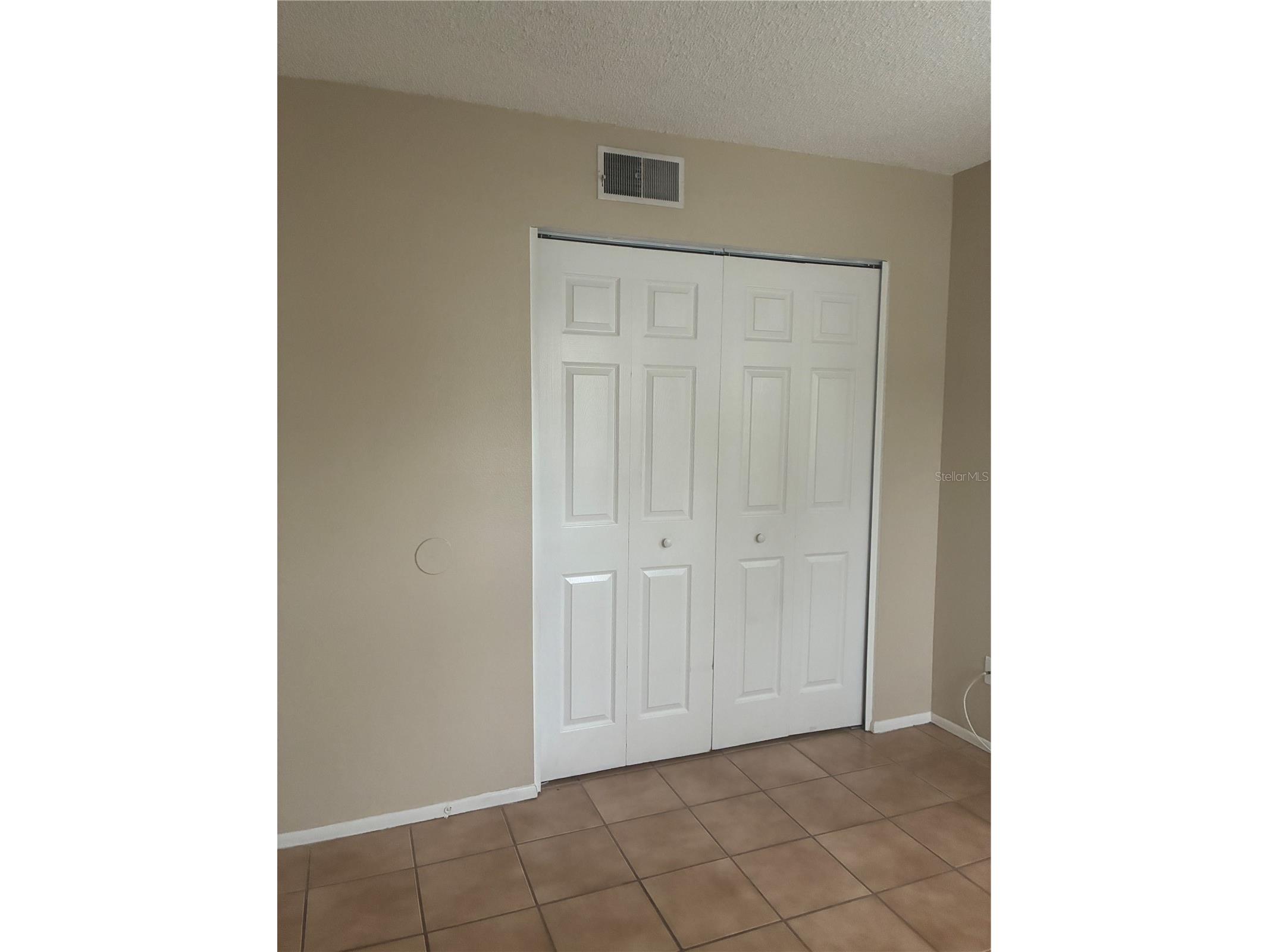 7193 E Bank Dr Tampa FL 33617 TB8459512 image12