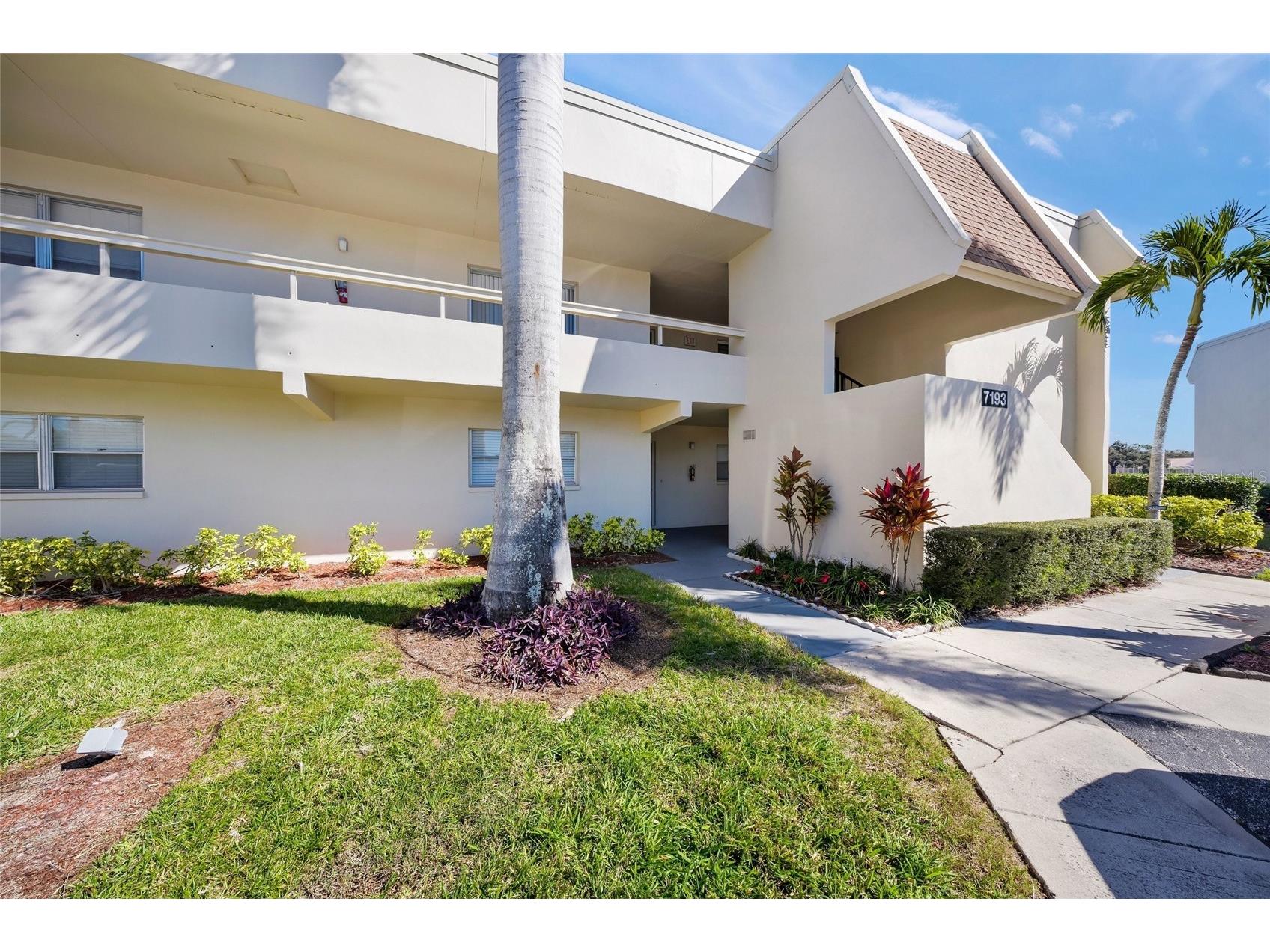 7193 W Country Club Drive N #237 Sarasota FL 34243 A4693603 image10