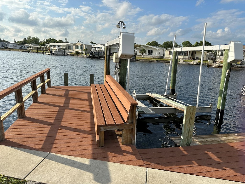 7194 Mt Arlington Drive NE #422 Saint Petersburg FL 33702 - TAMPA BAY U8193655 image1