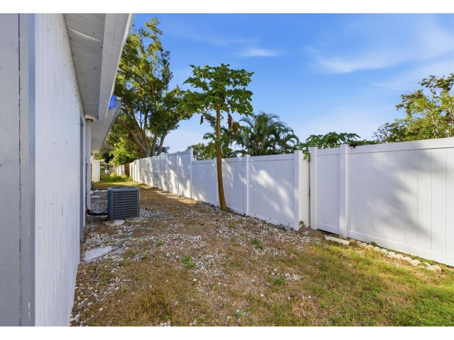 7198 121st Way N Seminole FL 33772 TB8482147 image20