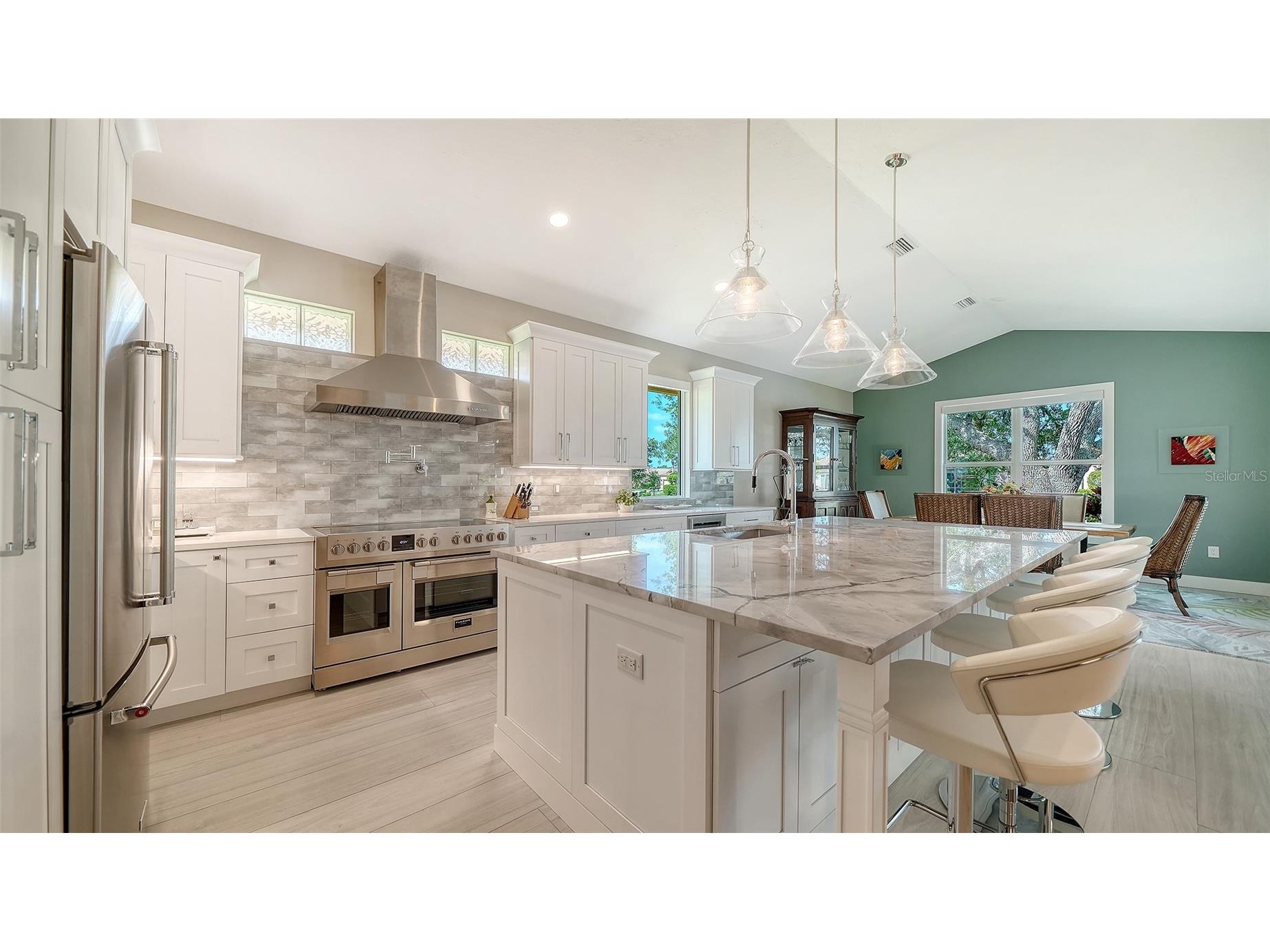 7198 Del Lago Drive Sarasota FL 34238 A4689649 image25
