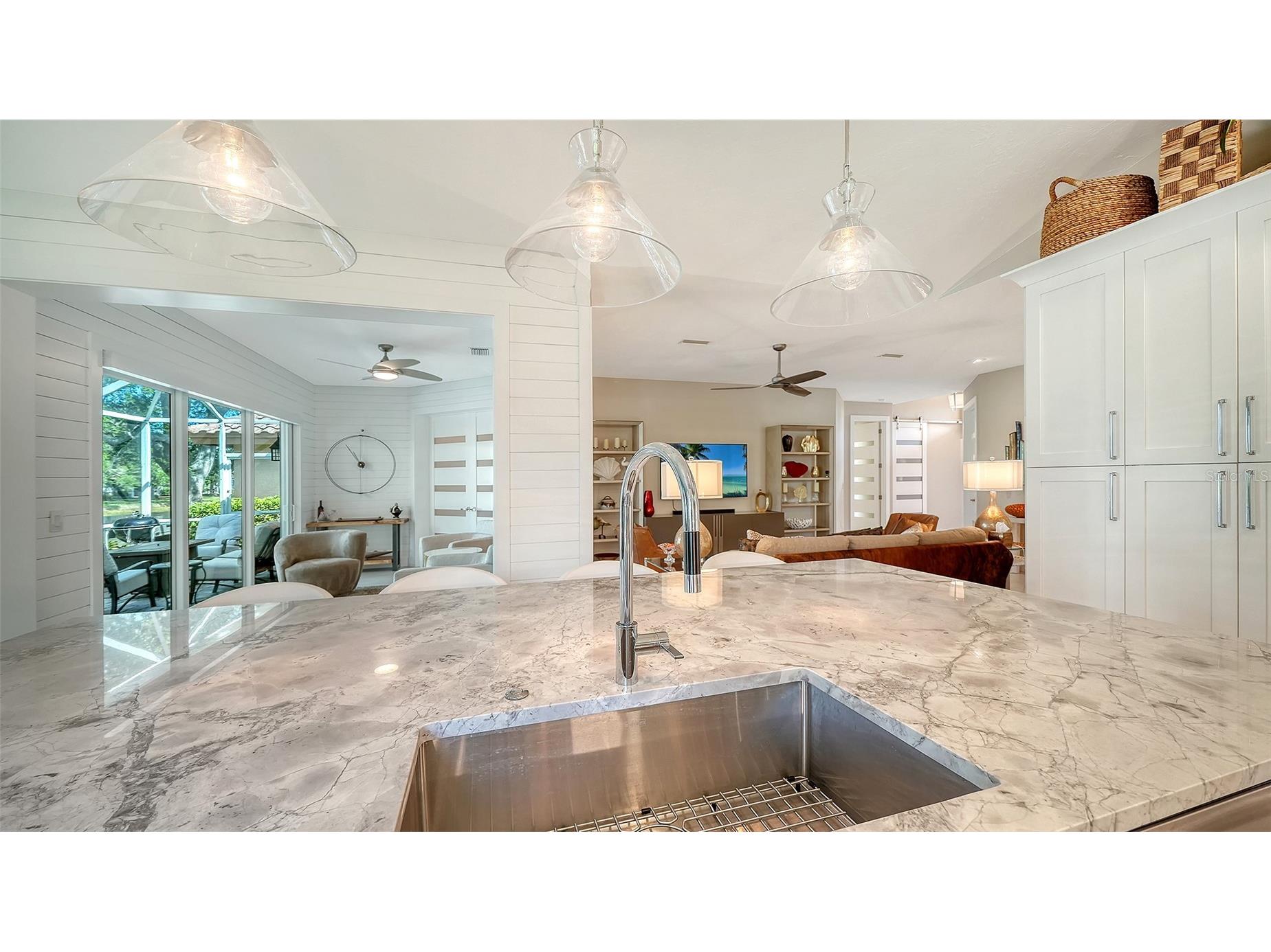 7198 Del Lago Drive Sarasota FL 34238 A4689649 image28