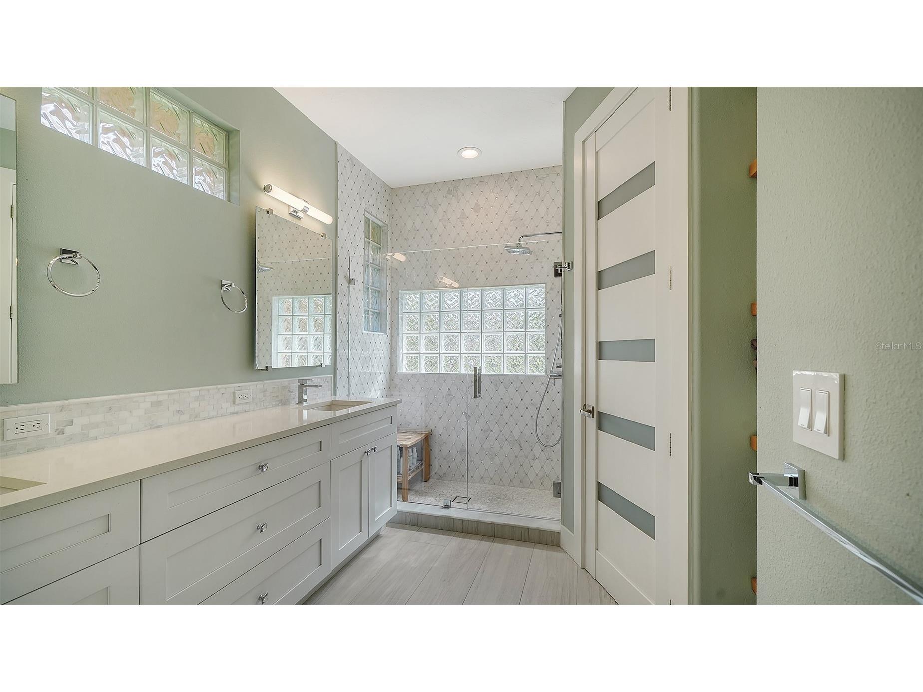 7198 Del Lago Drive Sarasota FL 34238 A4689649 image36