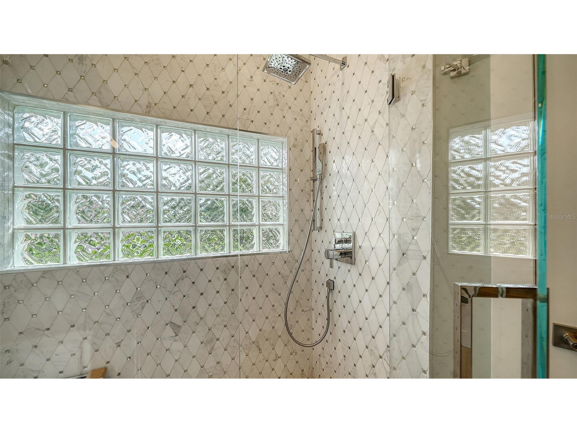 7198 Del Lago Drive Sarasota FL 34238 A4689649 image38