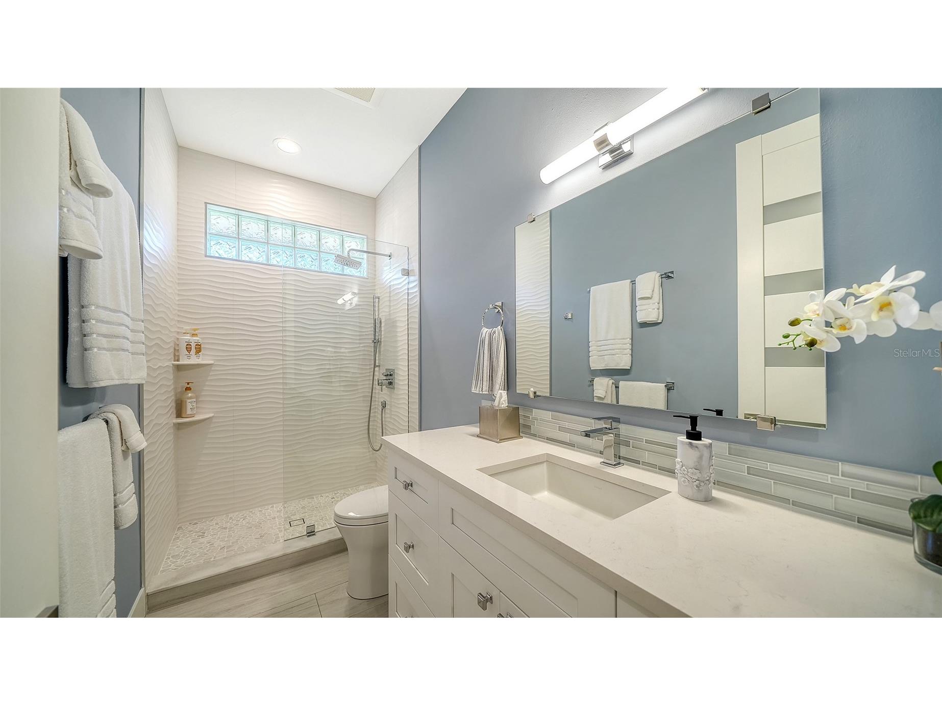 7198 Del Lago Drive Sarasota FL 34238 A4689649 image47