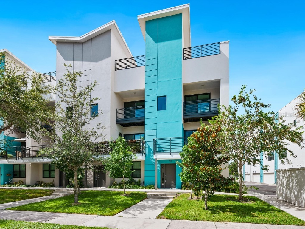 72 N School Avenue Sarasota FL 34237 A4585579 image1