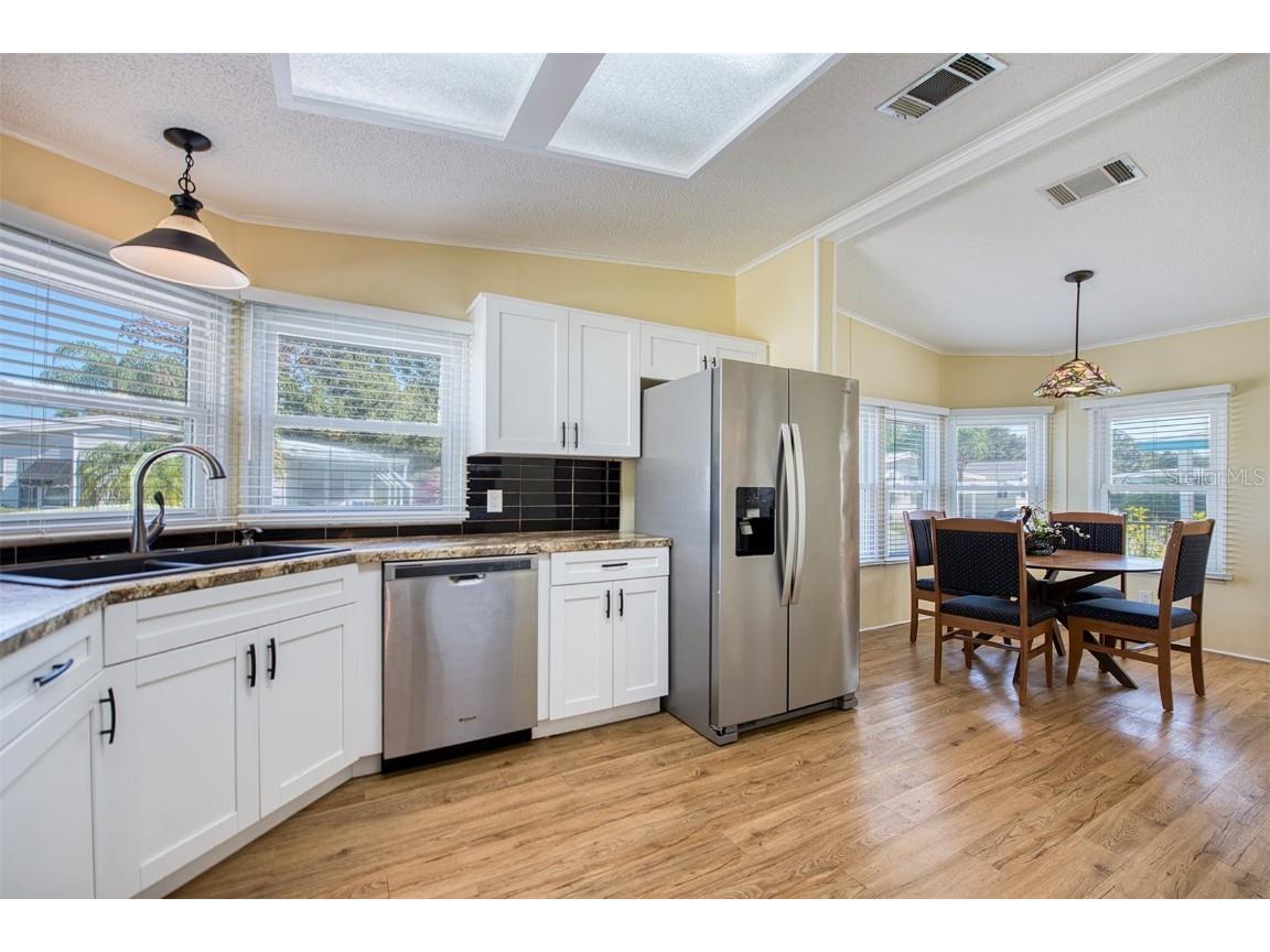 72 Pelican Drive E Oldsmar FL 34677 TB8449023 image3