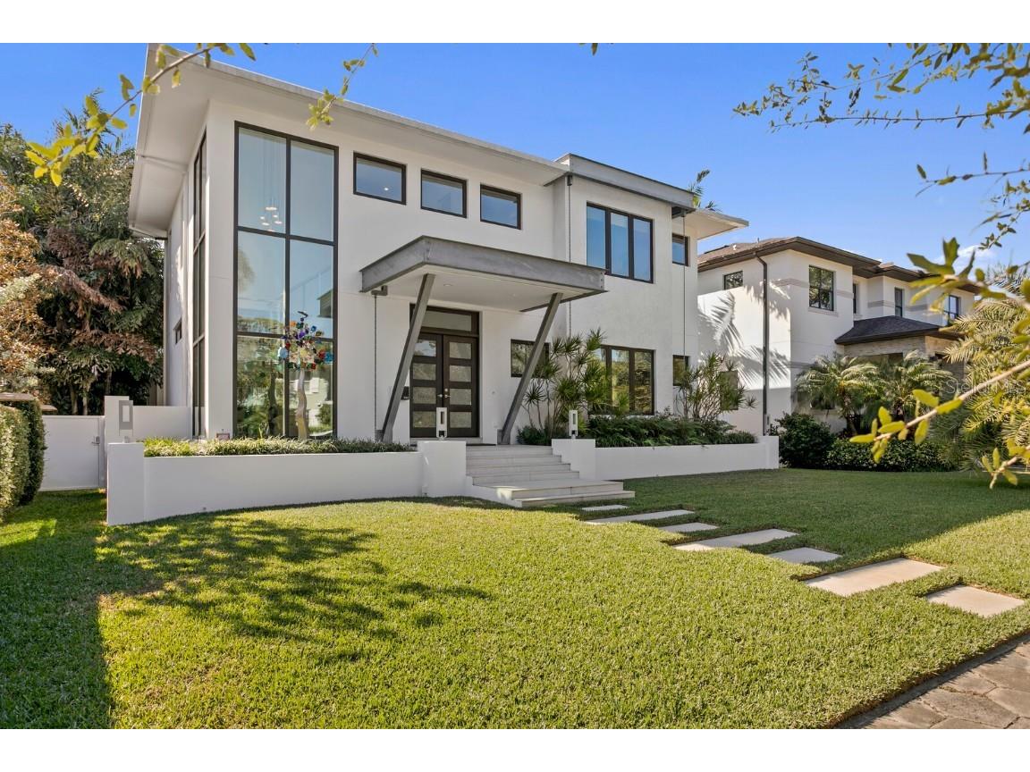 720 16th Avenue NE Saint Petersburg FL 33704 TB8434867 image1