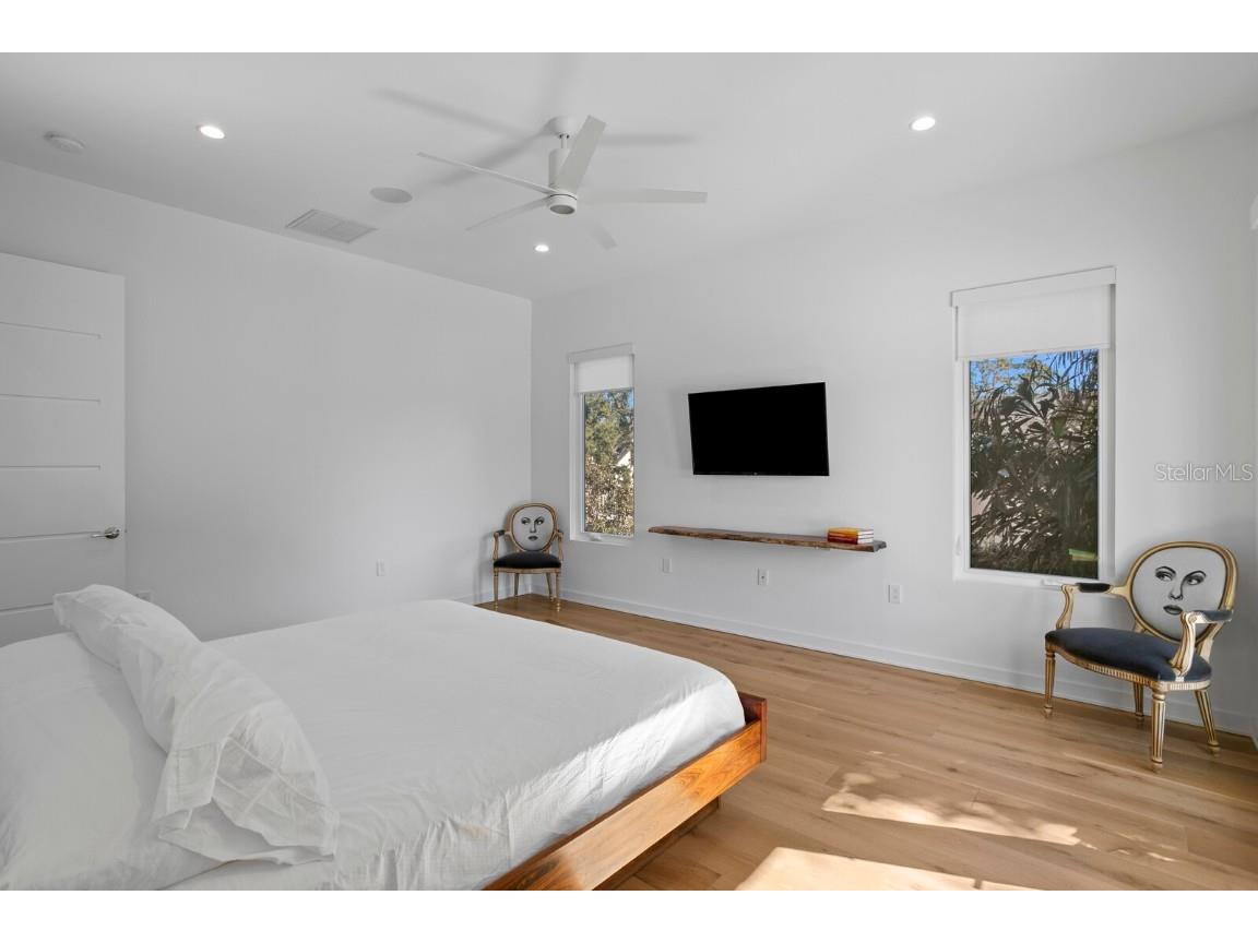 720 16th Avenue NE Saint Petersburg FL 33704 TB8434867 image22