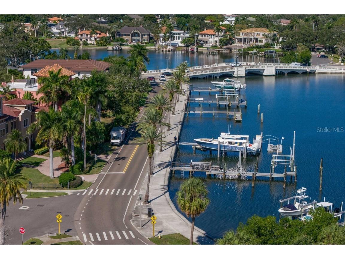 720 16th Avenue NE Saint Petersburg FL 33704 TB8434867 image68