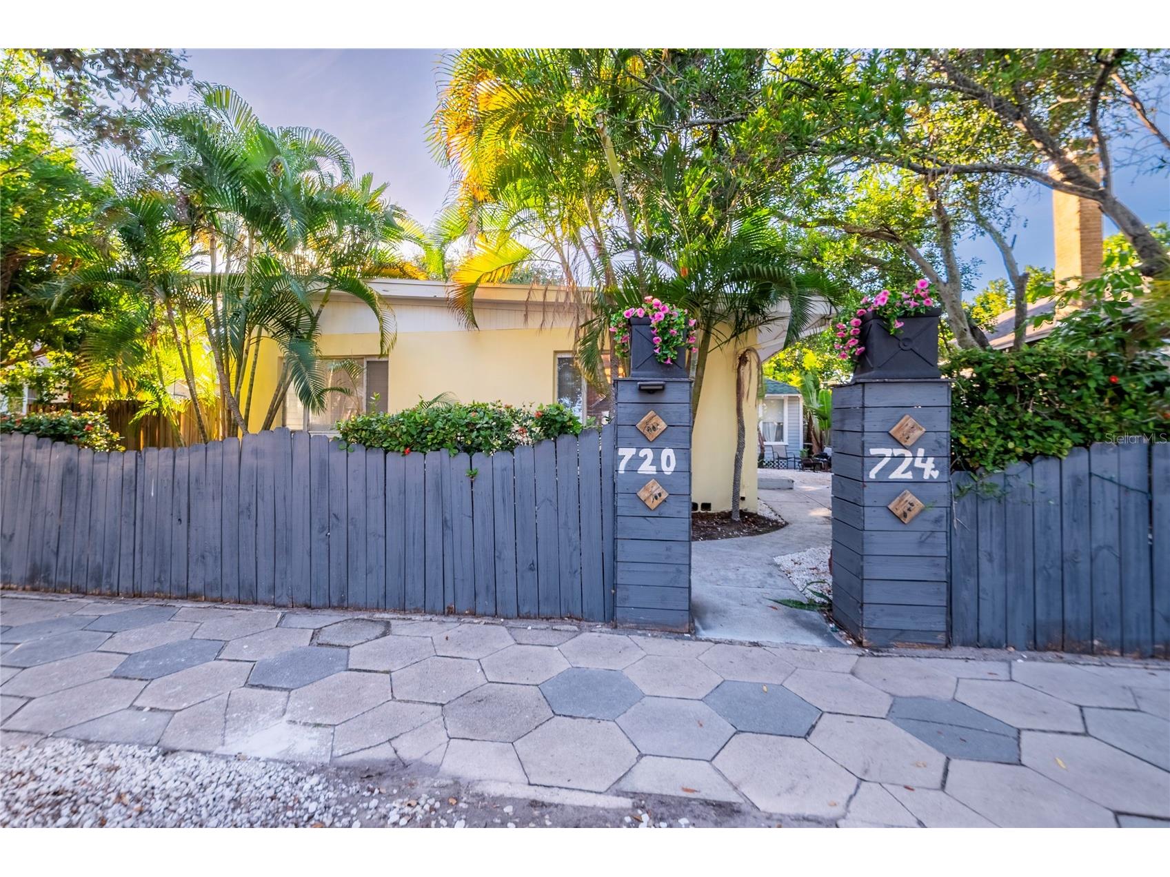 720 - 724 7th Street N Saint Petersburg FL 33701 TB8517137 image1