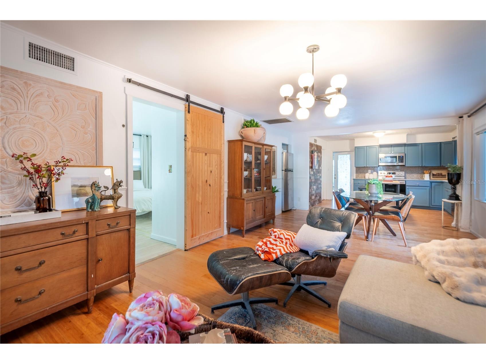 720 - 724 7th Street N Saint Petersburg FL 33701 TB8517137 image7