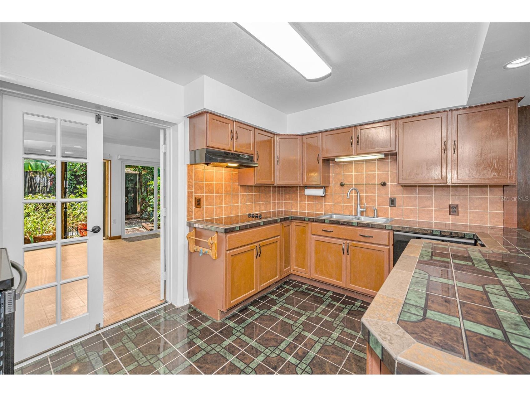 720 Bruce Avenue Clearwater Beach FL 33767 TB8512433 image14