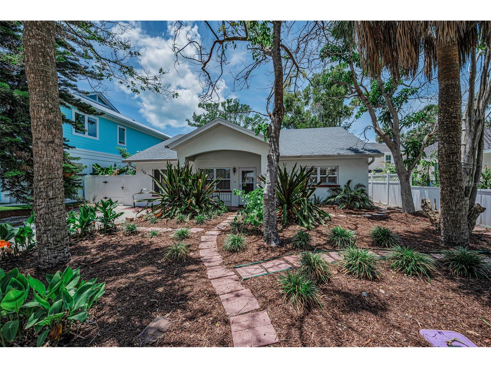 720 Bruce Avenue Clearwater Beach FL 33767 TB8512433 image2