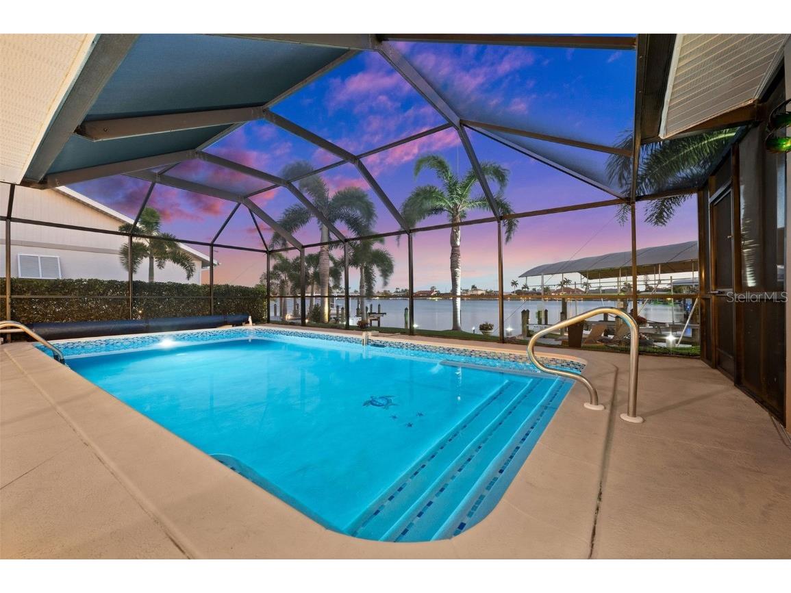 720 Cape Coral Parkway W Cape Coral FL 33914 - Thunderbird Lake C7490590 image1