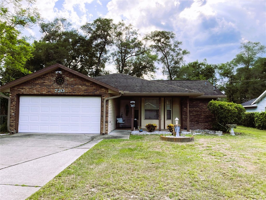 720 Helen Avenue Deland FL 32720 V4936939 image1