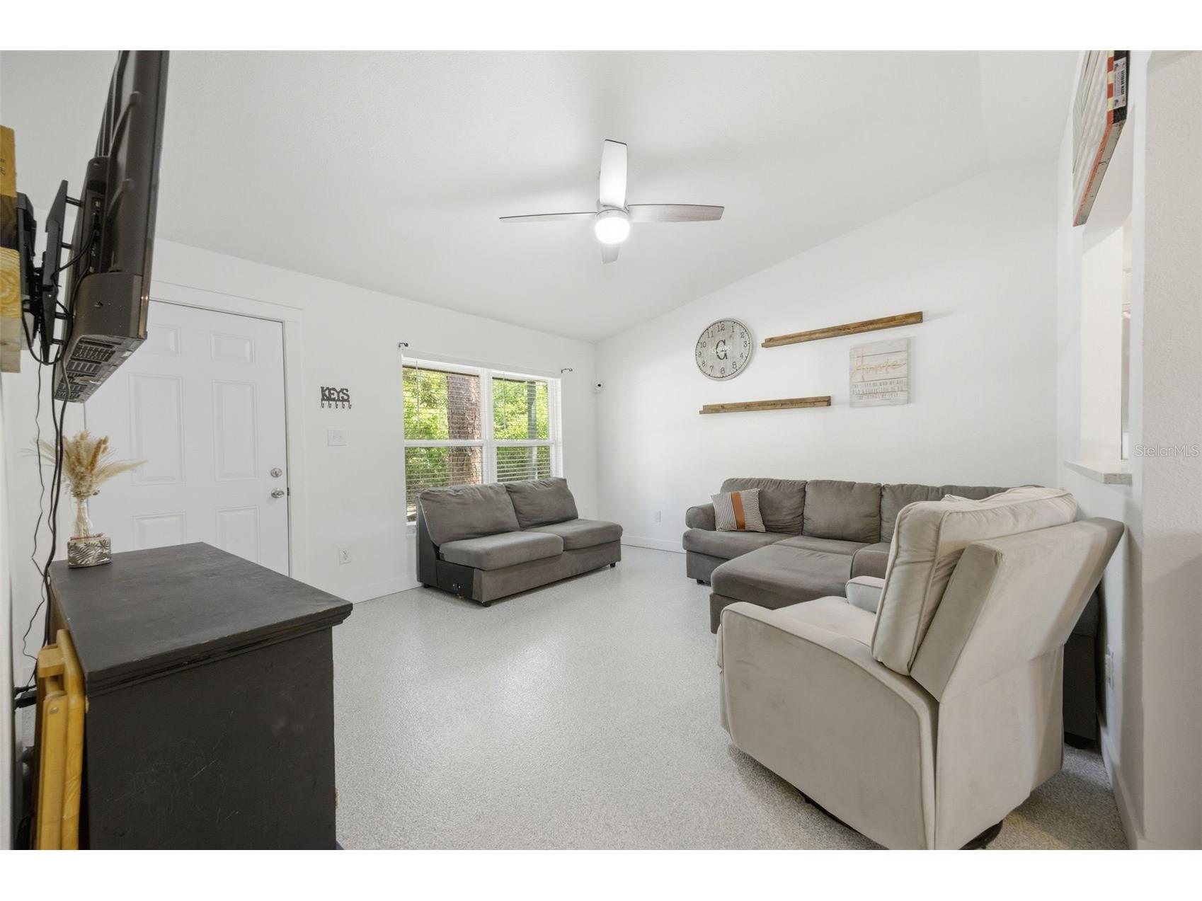 720 Locust Street Tarpon Springs FL 34689 TB8495829 image5