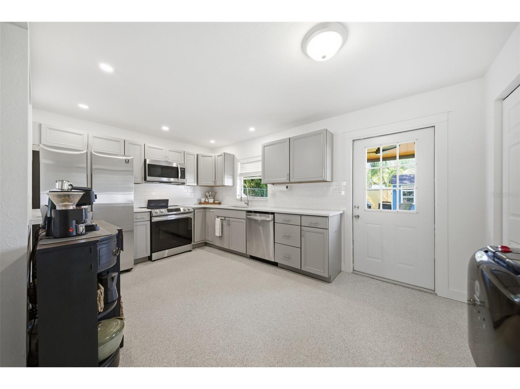 720 Locust Street Tarpon Springs FL 34689 TB8495829 image9