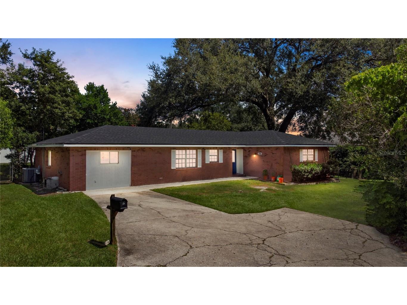 720 Orange Valley Circle Lakeland FL 33813 O6142848 image1