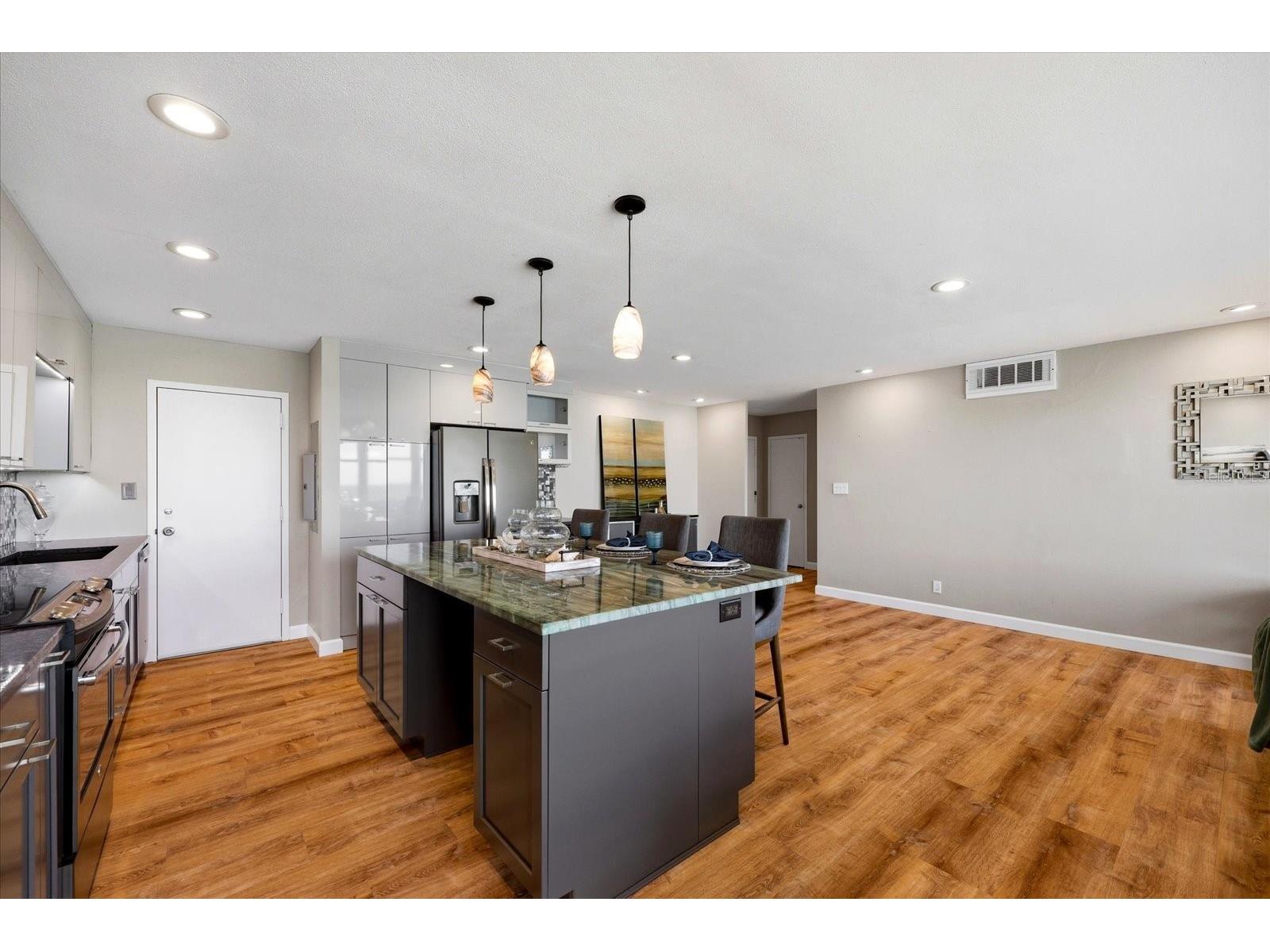 7200 Sunshine Skyway Lane S #16G Saint Petersburg FL 33711 - TAMPA BAY TB8504953 image15