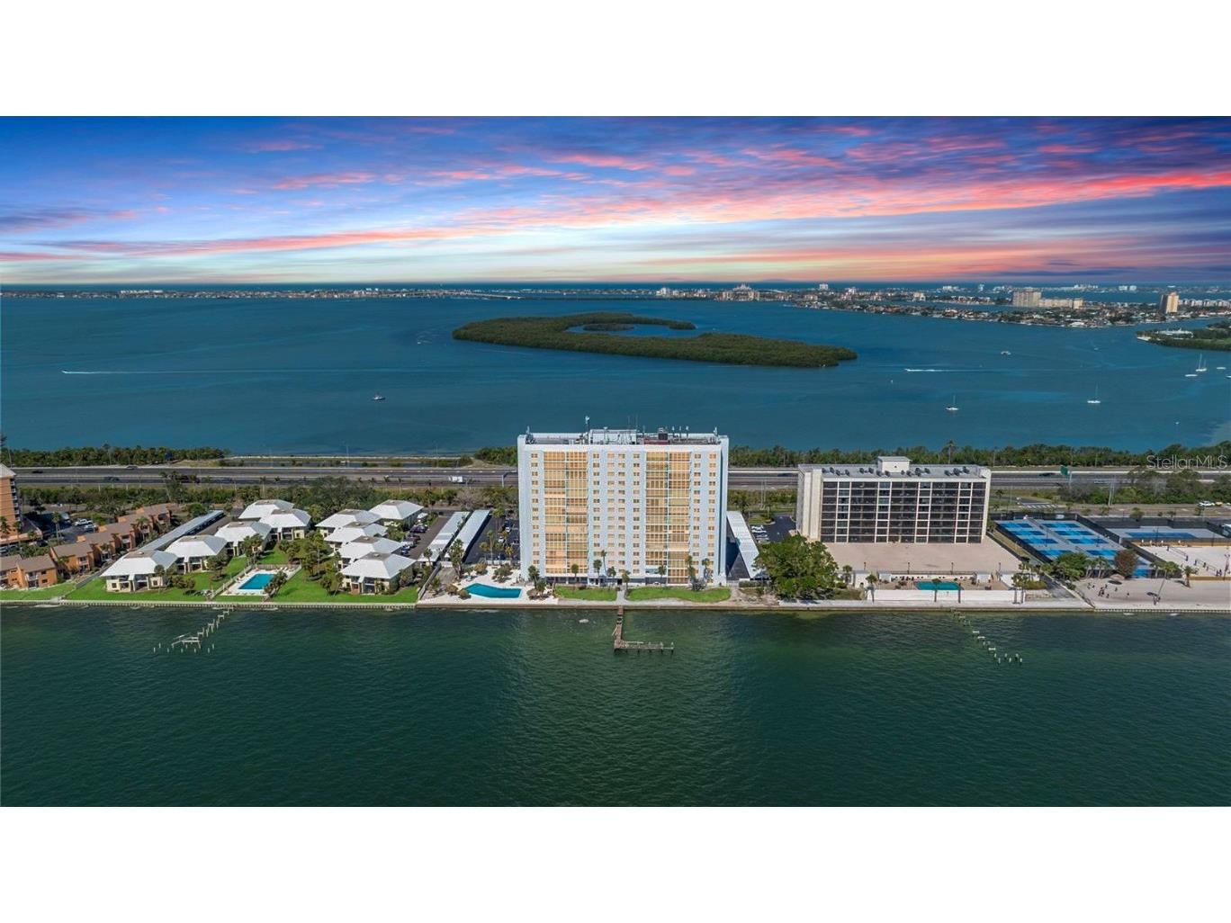 7200 Sunshine Skyway Lane S #4B Saint Petersburg FL 33711 - TAMPA BAY TB8380848 image1