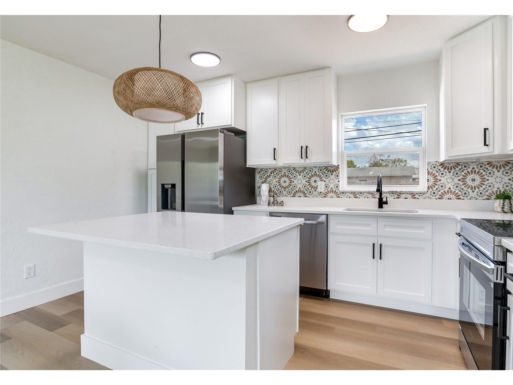 7201 10th Street N Saint Petersburg FL 33702 TB8483680 image22
