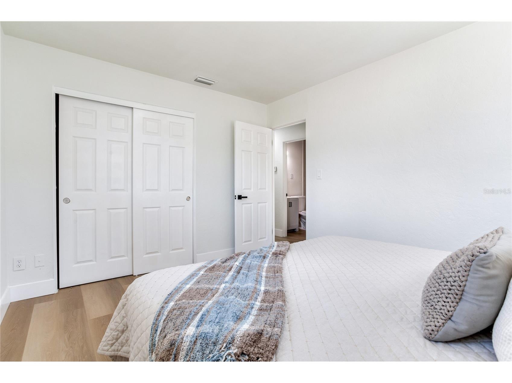 7201 10th Street N Saint Petersburg FL 33702 TB8483680 image28