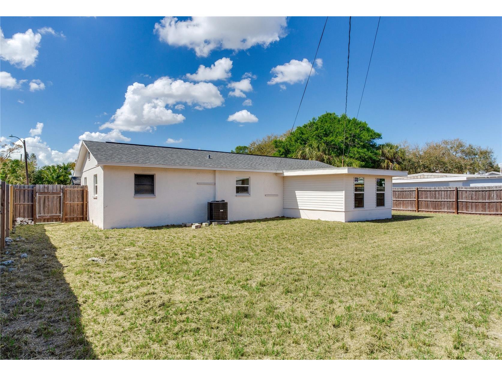 7201 10th Street N Saint Petersburg FL 33702 TB8483680 image35