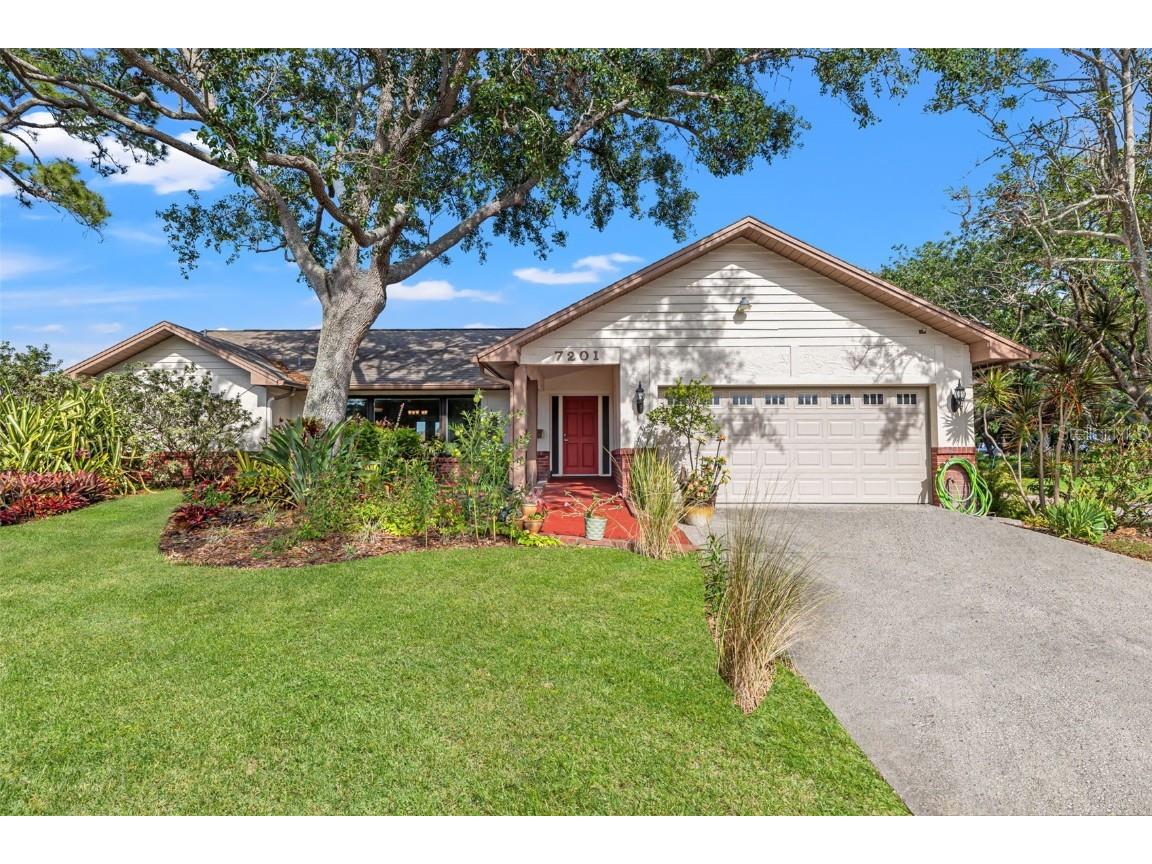 7201 15th Court NE Saint Petersburg FL 33702 TB8370513 image1