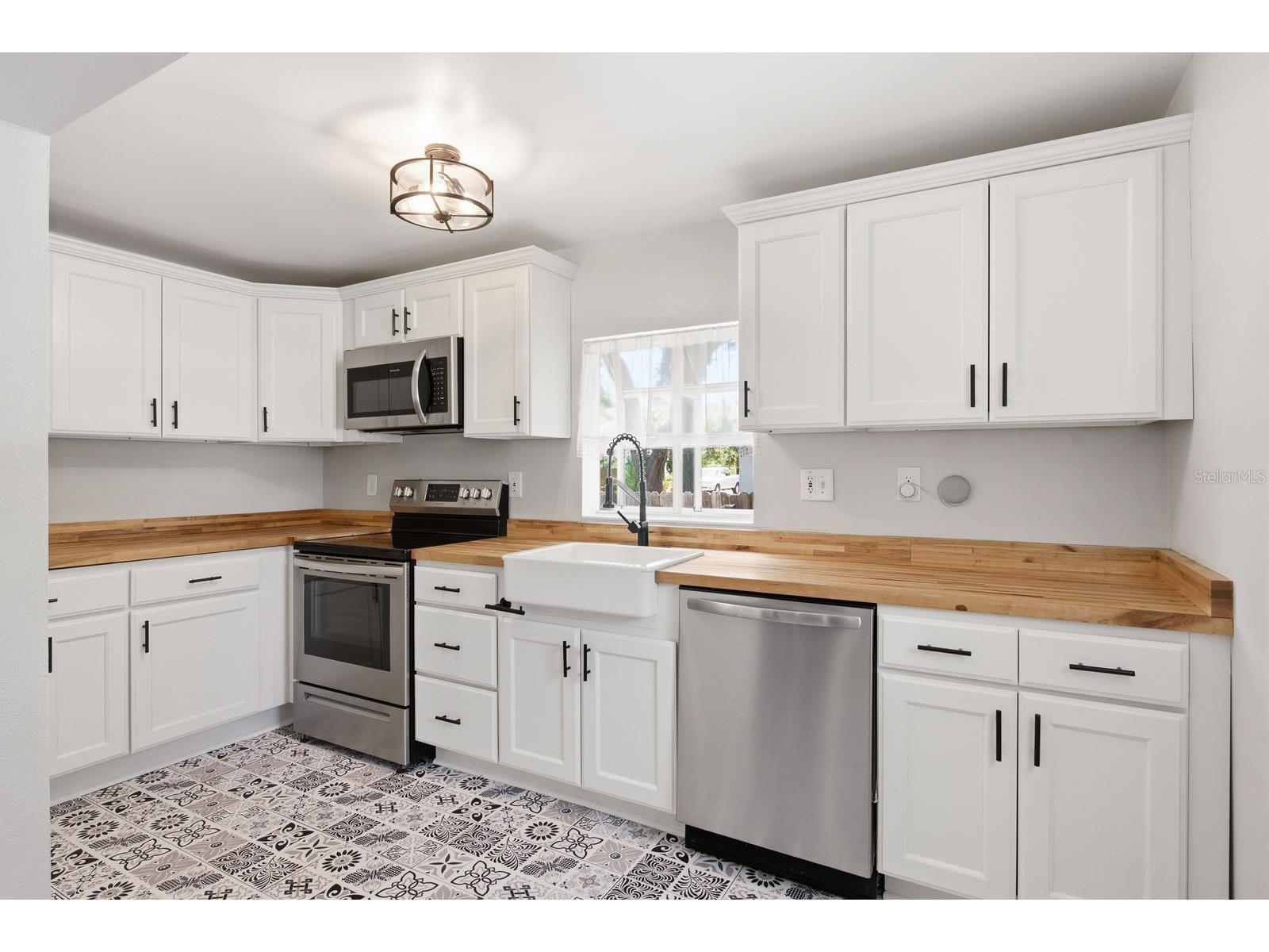 7201 5th Avenue N Saint Petersburg FL 33701 TB8522372 image11