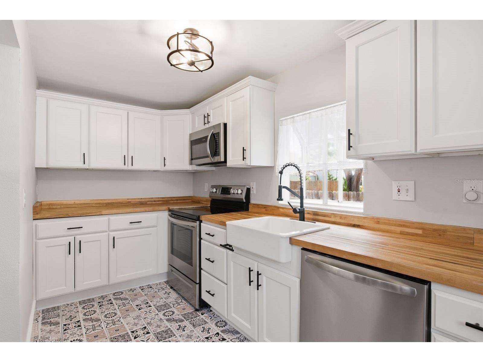 7201 5th Avenue N Saint Petersburg FL 33701 TB8522372 image12