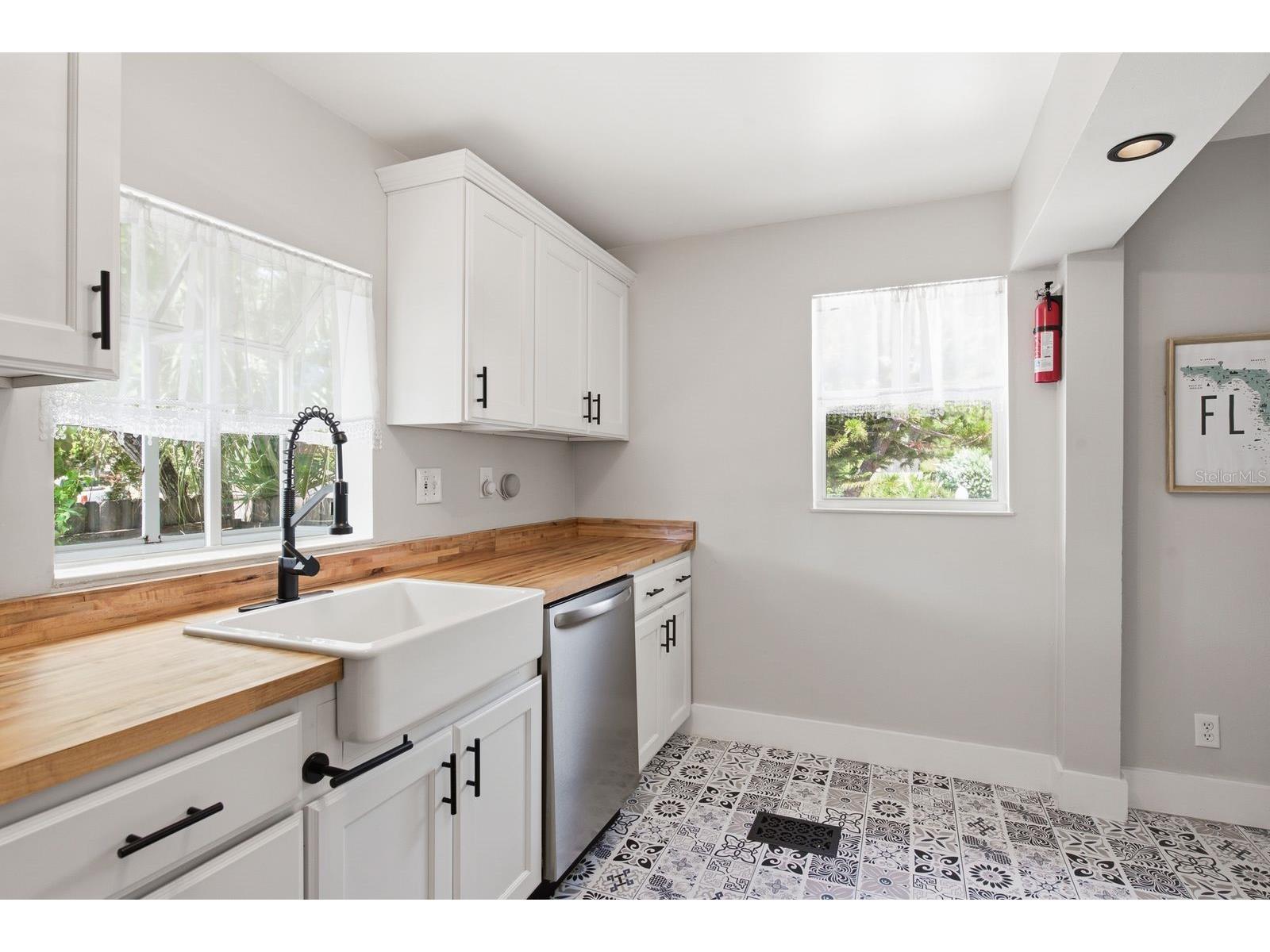 7201 5th Avenue N Saint Petersburg FL 33701 TB8522372 image13