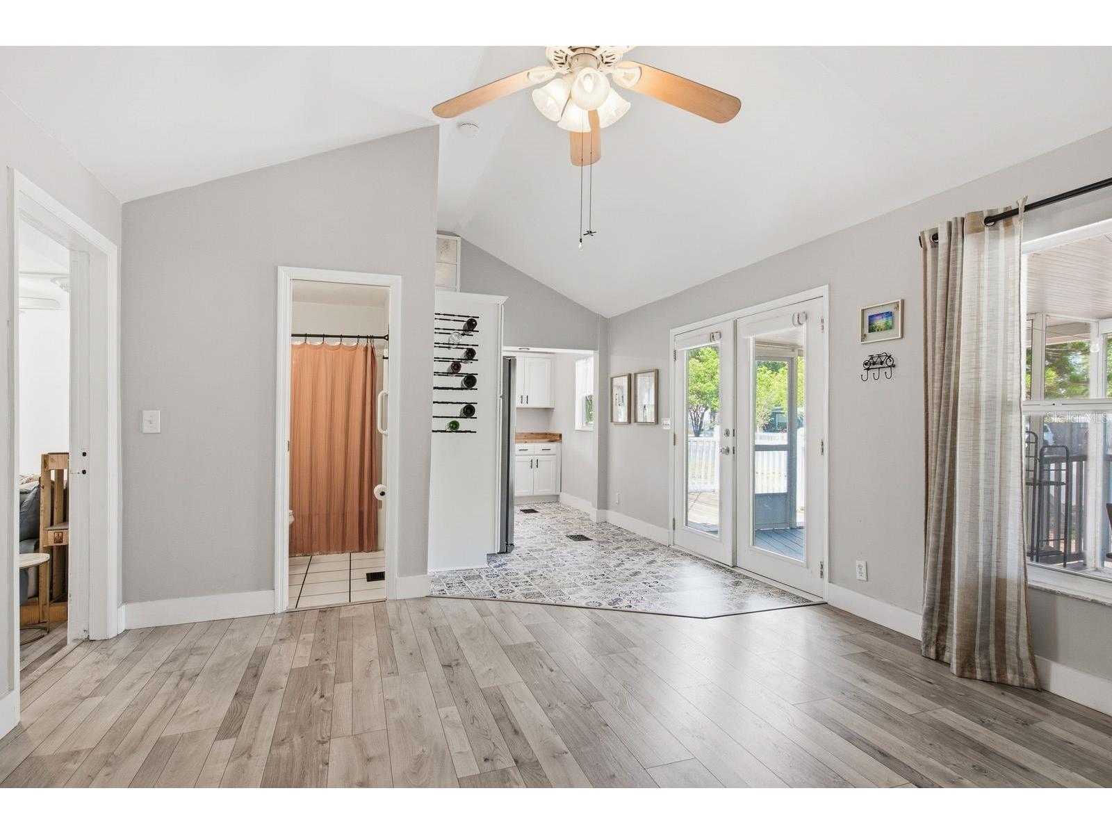 7201 5th Avenue N Saint Petersburg FL 33701 TB8522372 image14
