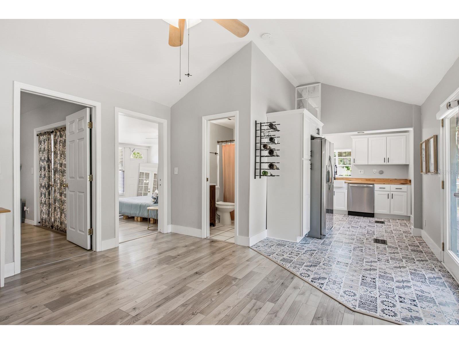 7201 5th Avenue N Saint Petersburg FL 33701 TB8522372 image15