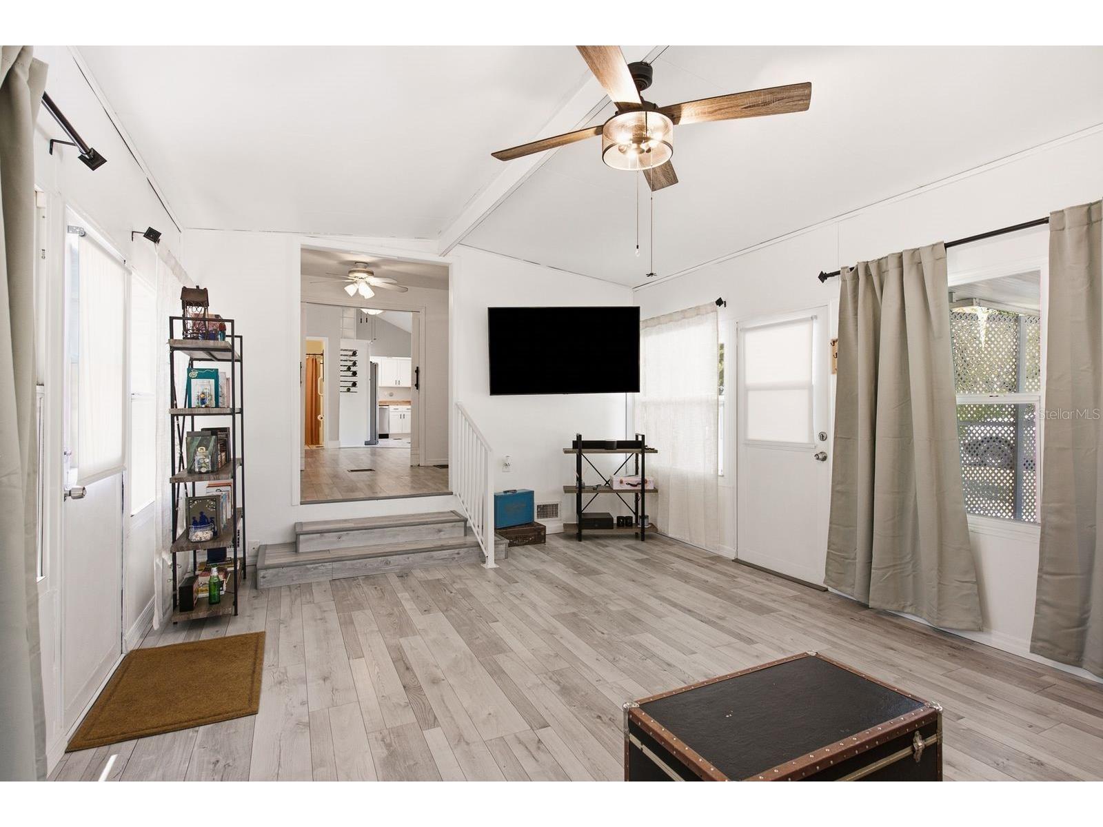 7201 5th Avenue N Saint Petersburg FL 33701 TB8522372 image21