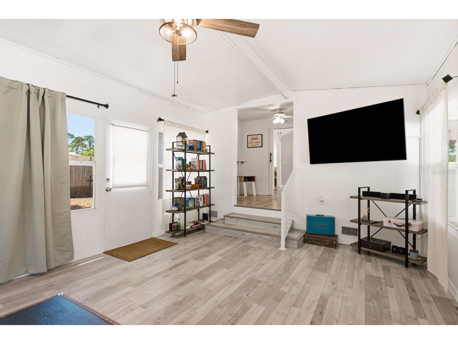 7201 5th Avenue N Saint Petersburg FL 33701 TB8522372 image22