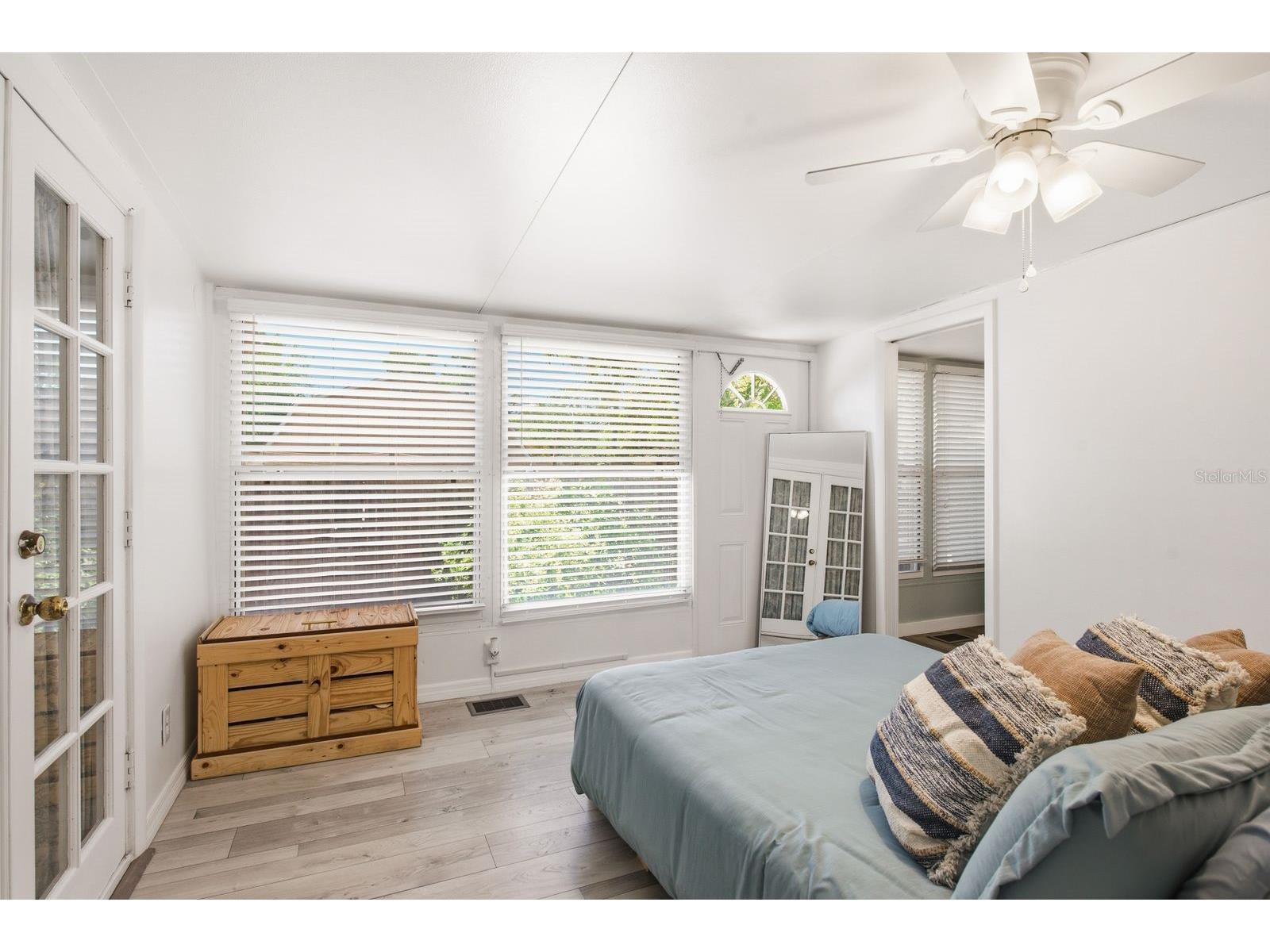 7201 5th Avenue N Saint Petersburg FL 33701 TB8522372 image24