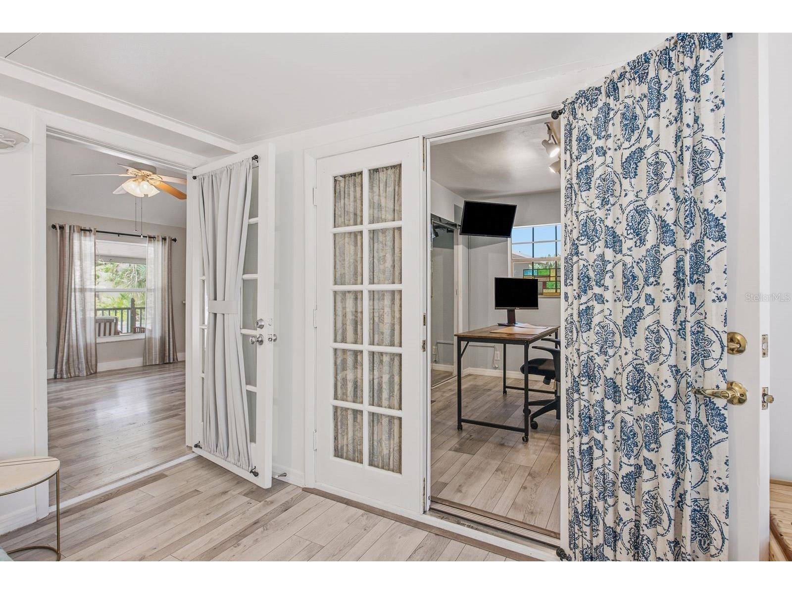 7201 5th Avenue N Saint Petersburg FL 33701 TB8522372 image27