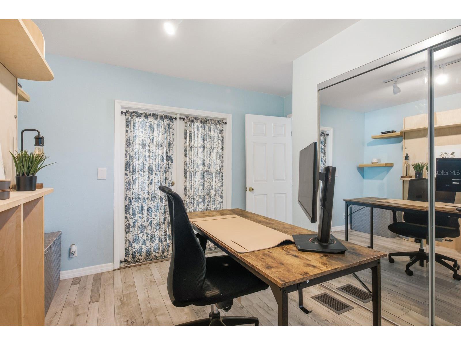 7201 5th Avenue N Saint Petersburg FL 33701 TB8522372 image29