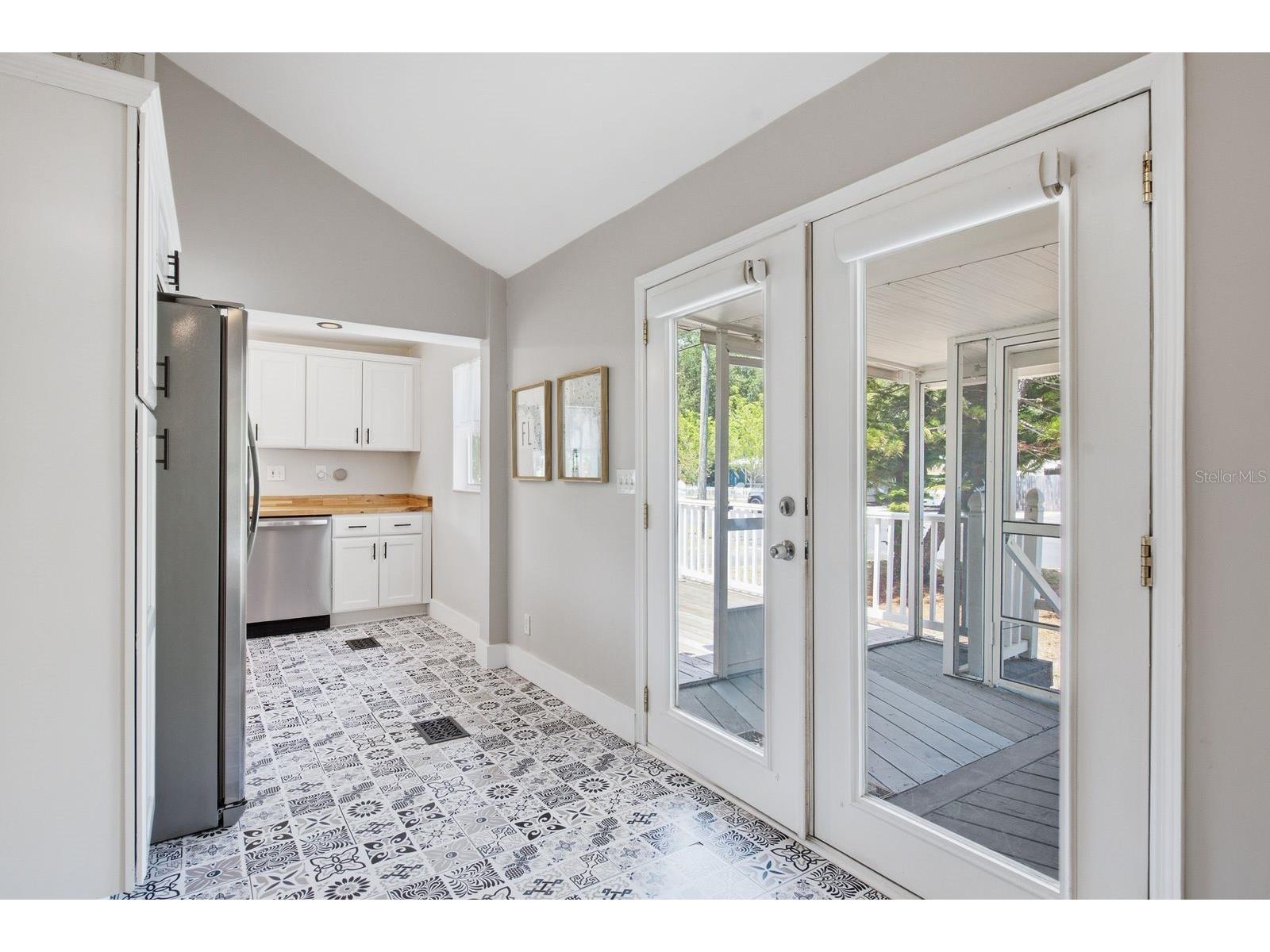7201 5th Avenue N Saint Petersburg FL 33701 TB8522372 image9