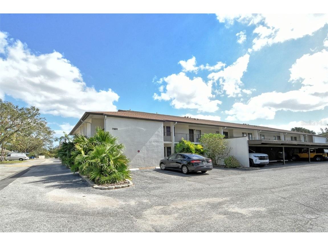 7201 Curtiss Avenue #2B Sarasota FL 34231 A4627936 image1