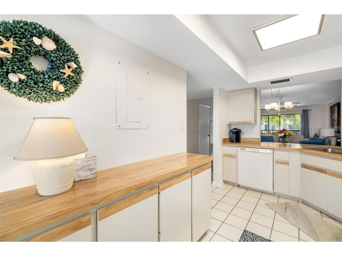 7201 Curtiss Avenue #2D Sarasota FL 34231 A4665878 image11