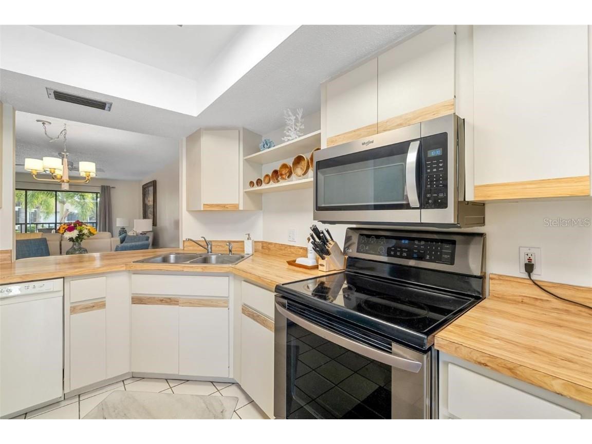 7201 Curtiss Avenue #2D Sarasota FL 34231 A4665878 image12