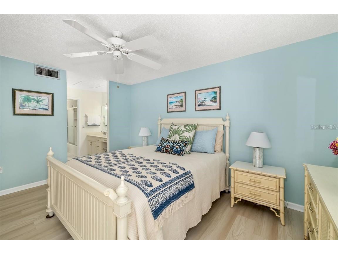 7201 Curtiss Avenue #2D Sarasota FL 34231 A4665878 image17