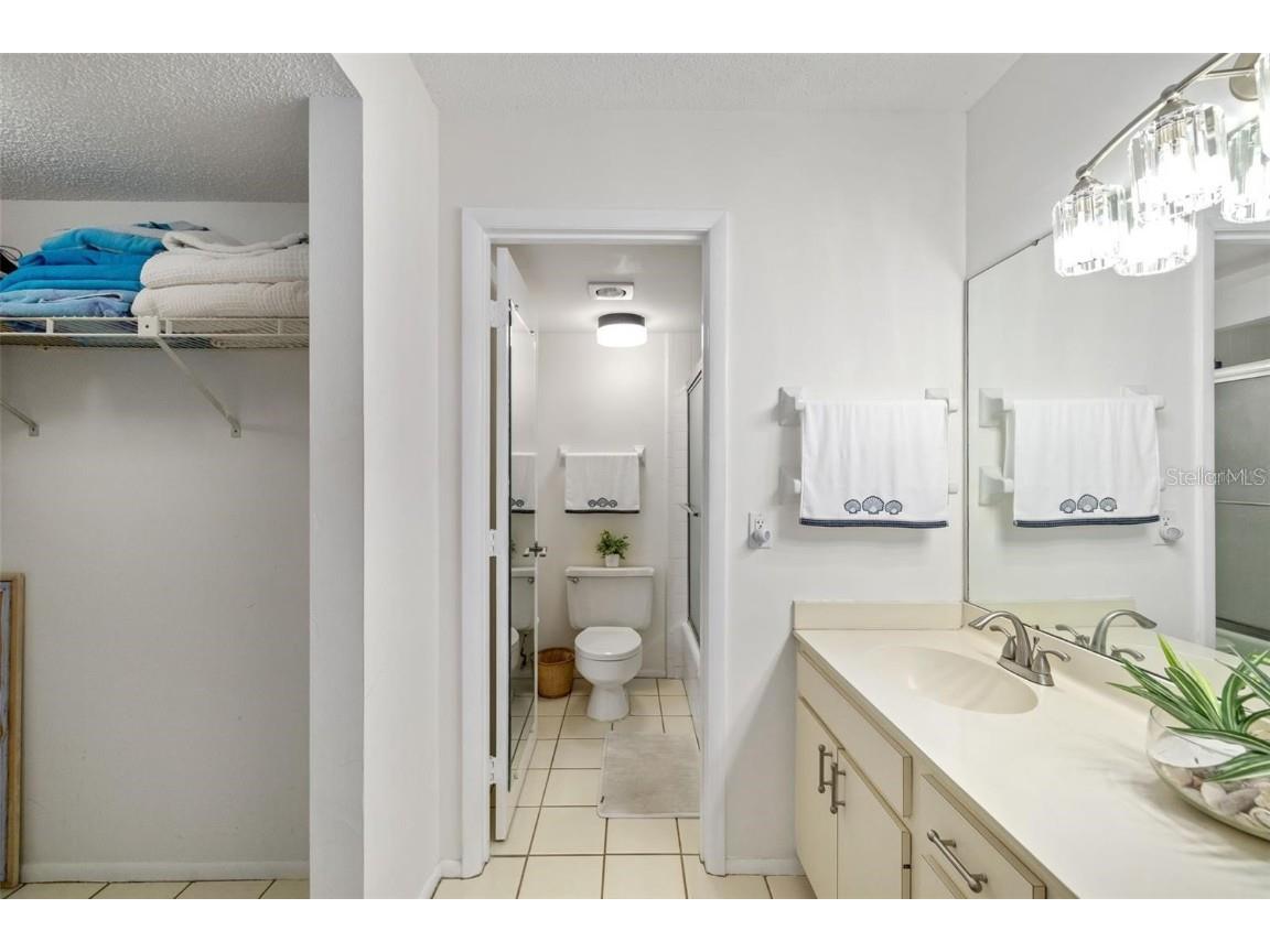 7201 Curtiss Avenue #2D Sarasota FL 34231 A4665878 image19