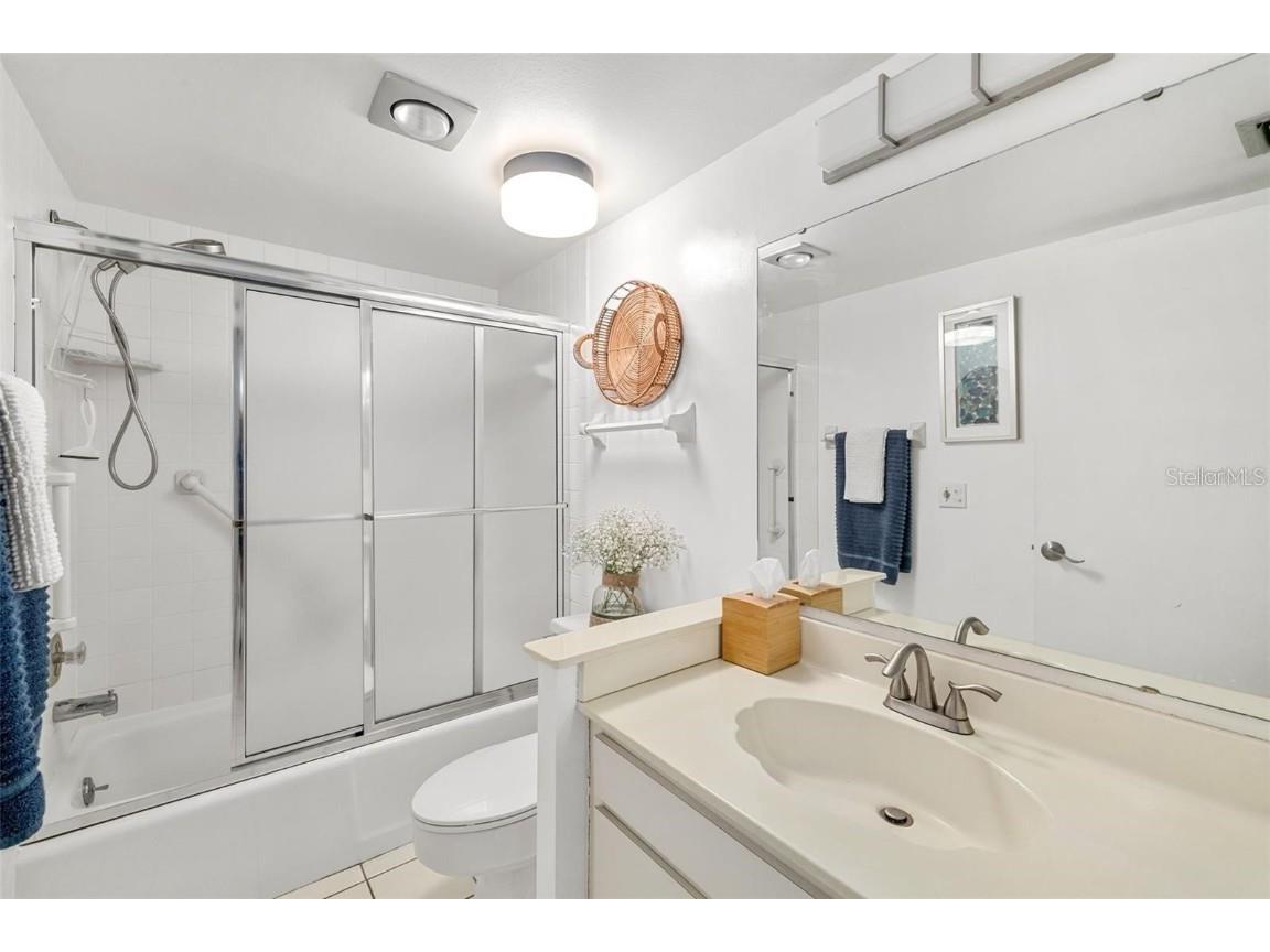 7201 Curtiss Avenue #2D Sarasota FL 34231 A4665878 image25