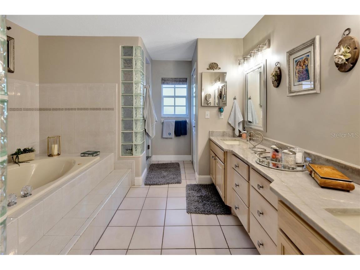 7201 Hodgewood Ct Court Tampa FL 33614 - EGYPT LAKE TB8448439 image17