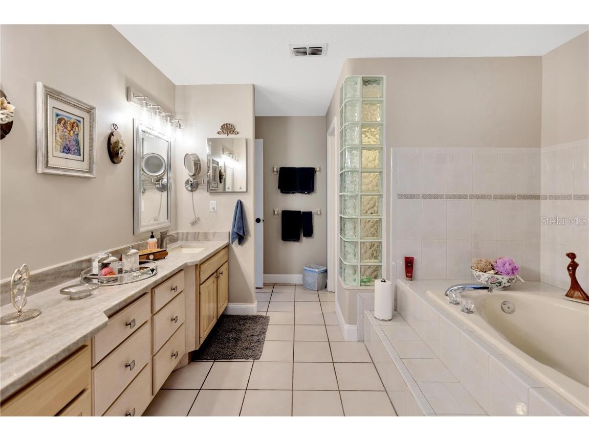 7201 Hodgewood Ct Court Tampa FL 33614 - EGYPT LAKE TB8448439 image20