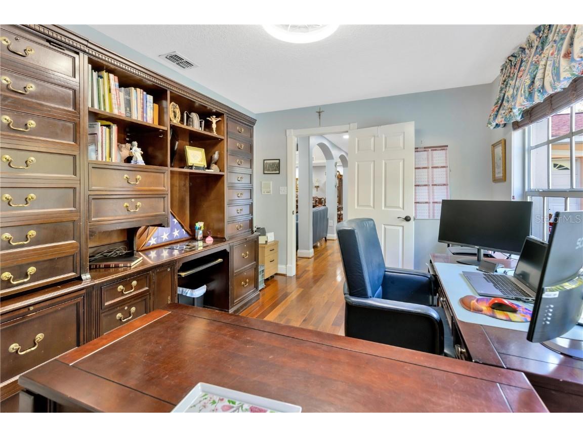 7201 Hodgewood Ct Court Tampa FL 33614 - EGYPT LAKE TB8448439 image9